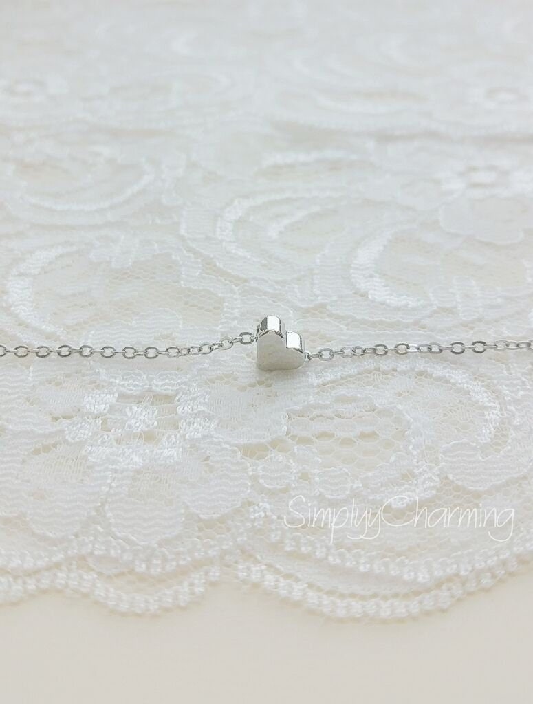 Kleine Herz Halskette Gold Oder Silber, Anhänger Halskette, Schlichte Liebe Eleganter Schmuck 38 cm Kleine Herz Halskette Gold Oder Silber, Anhänger Halskette, Schlichte Liebe Eleganter Schmuck 38 cm von SimplyyCharming