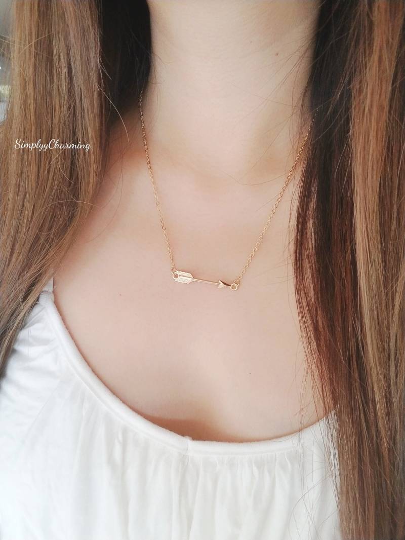 Kleiner Pfeil Halskette in Gold Einfache Kleine Elegante Dainty Charm Anhänger Schmuck Kleiner Pfeil Halskette in Gold Einfache Kleine Elegante Dainty Charm Anhänger Schmuck von SimplyyCharming