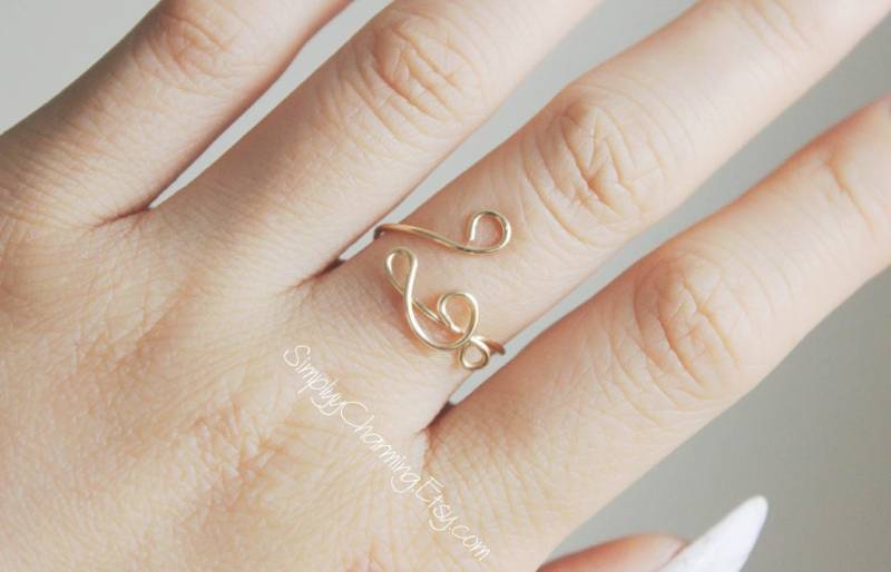 Violinschlüssel Musik Note Ring G Clef Einzigartige Regular/Knuckle/Midi Verstellbarer Band Liebhaber - Sterling Silber, 14K Gold Gefüllt Violinschlüssel Musik Note Ring G Clef Einzigartige Regular/Knuckle/Midi Verstellbarer Band Liebhaber - Sterling Silber, 14K Gold Gefüllt von SimplyyCharming