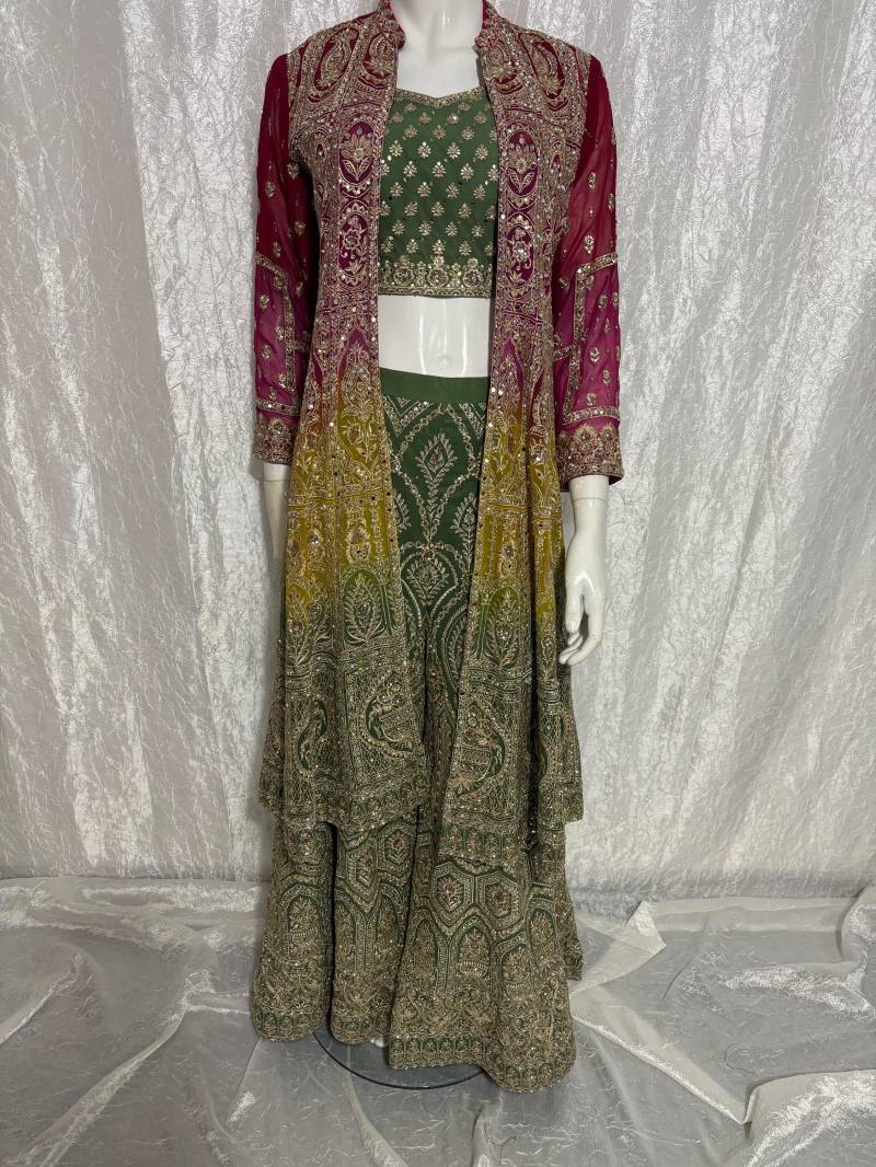 Designer Green & Wine Heavy Besticktes Sharara Set Mit Langer Jacke von SimzFashion