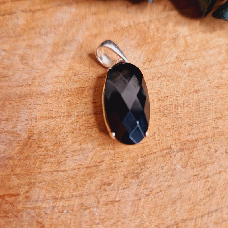 Onyx Anhänger - Fassung 925 Silber Einzelstücke Facettenschliff Onyx Anhänger - Fassung 925 Silber Einzelstücke Facettenschliff von Sindaril
