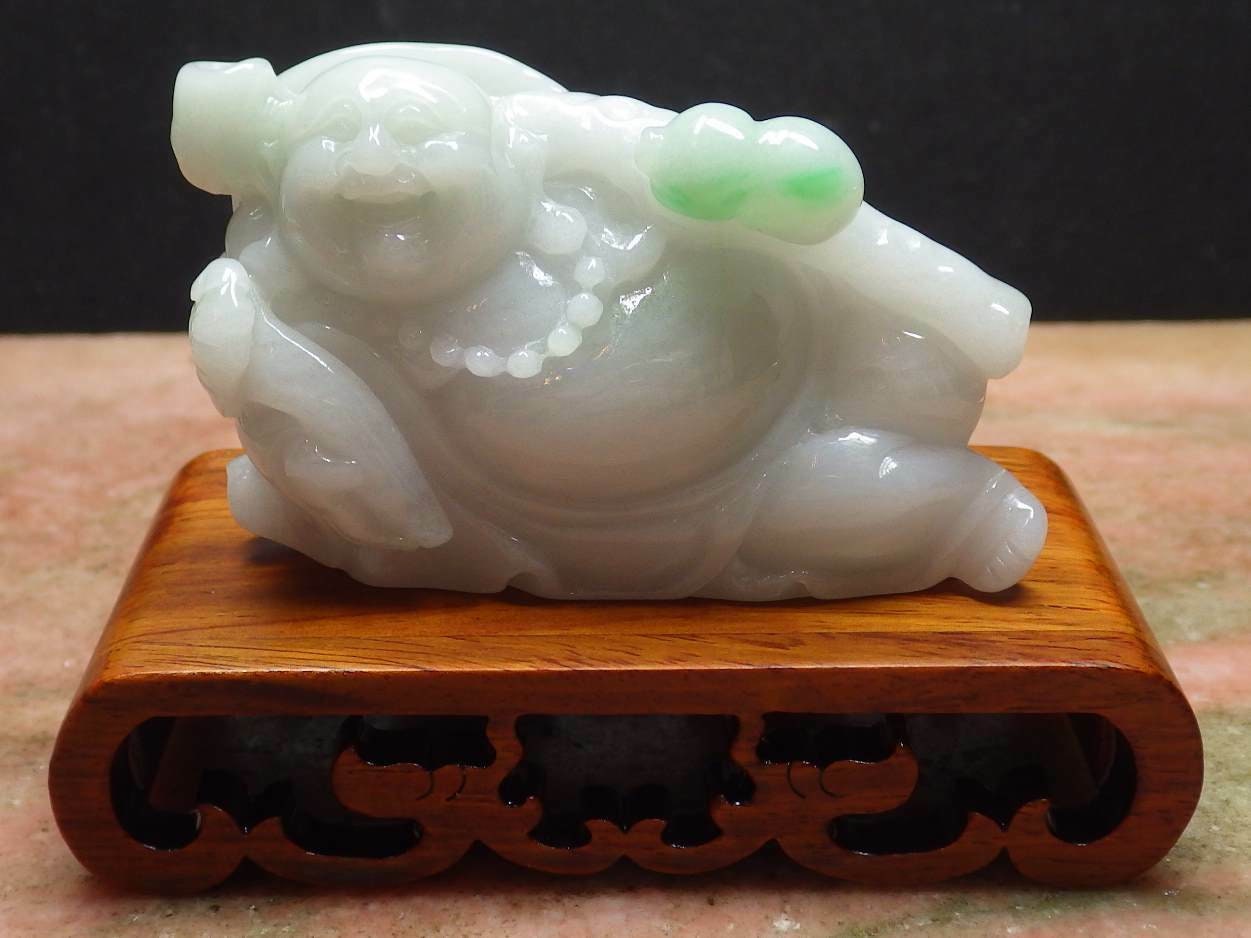 Handgeschnitztes Grünes Myanmar Burma A Jade Jadeit Happy Buddha God Gourd Display Mit Holzständer von Singjade