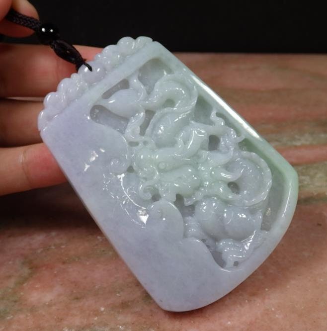 Zertifizierte Hand Geschnitzte Lavendel Grün Natural Myanmar Burma Eine Jade Jadeit Dragon Bat Anhänger Halskette von Singjade