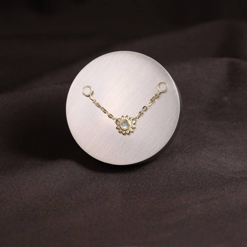 14K Solid Gold Labradorit Sonnenblume Kette/Dangle Piercing Kette Charm/Helix Conch Clicker Kette/Knorpel Stecker Kette/Edelstein von SingularSpark
