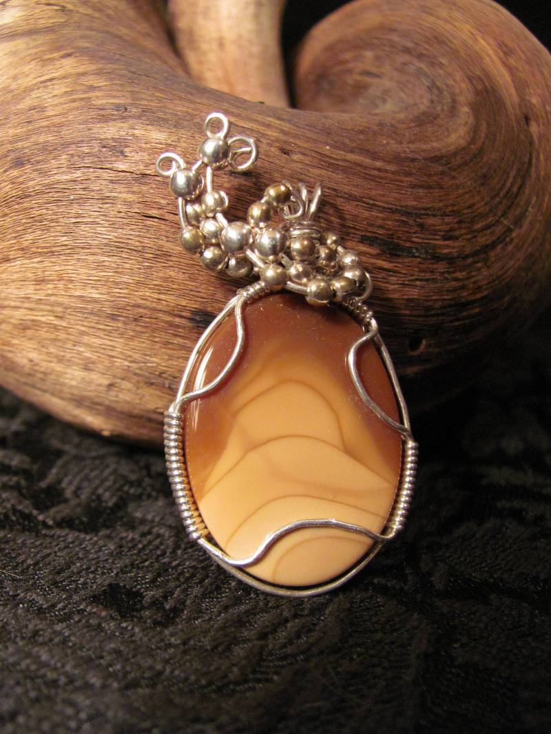 Bruneau Jasper Und Sterling Silberanhänger Mit Silber Perle Detail von SingularityStones