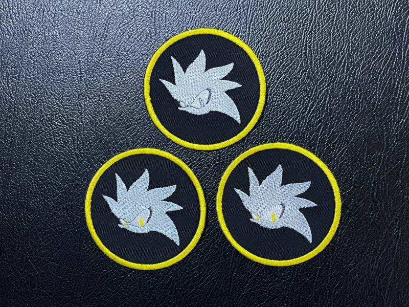 Silver Icon Embroidery Patch von SinisterCosxArt