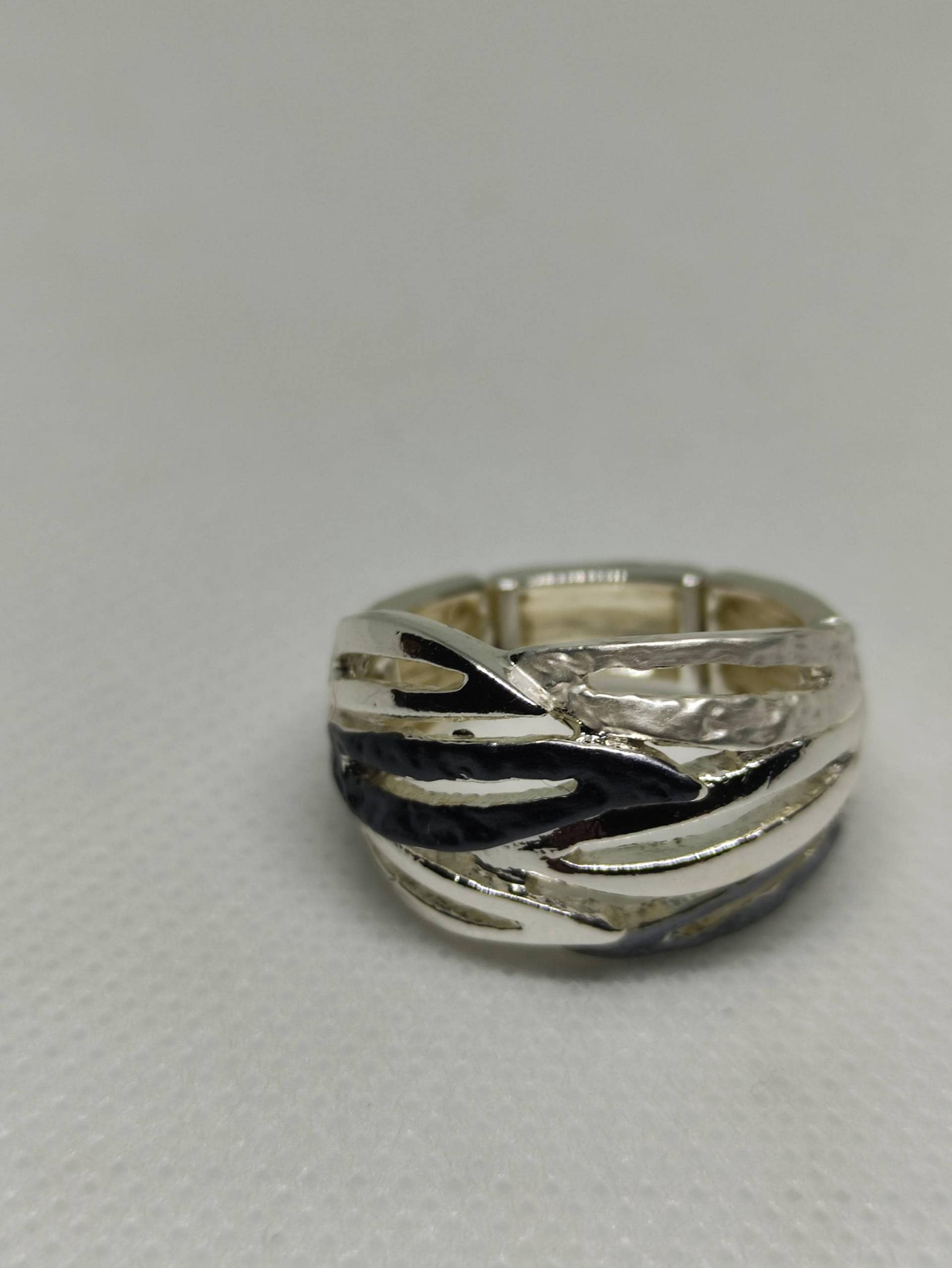 Flexibler Ring Mit Gummizug Tragbar Für Die Ringgrößen 18 - 20 Flexibler Ring Mit Gummizug Tragbar Für Die Ringgrößen 18 - 20 von SinloveDesign