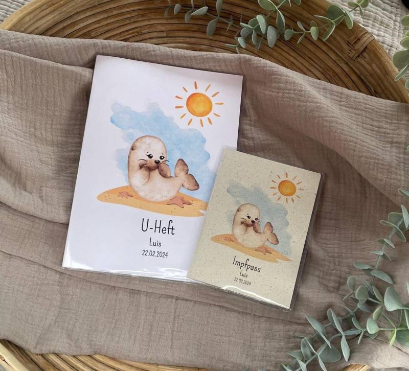 U-Heft -Und Impfpass Schutzhüllen Personalisierbar Mit Namen, Robbe von SirHenris