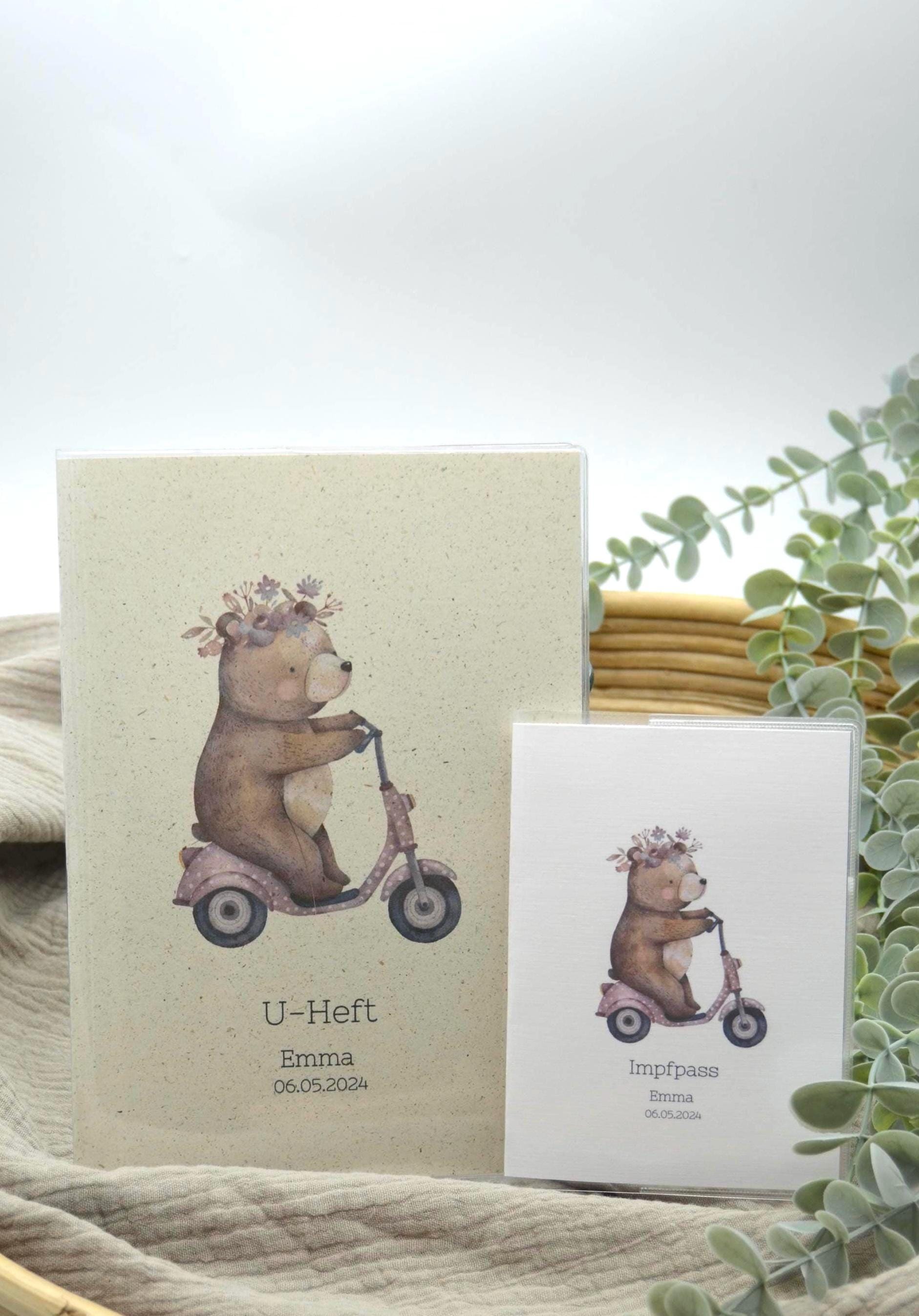 U-Heft -Und Impfpass Schutzhüllen Personalisierbar Mit Namen, Teddy U-Heft -Und Impfpass Schutzhüllen Personalisierbar Mit Namen, Teddy von SirHenris