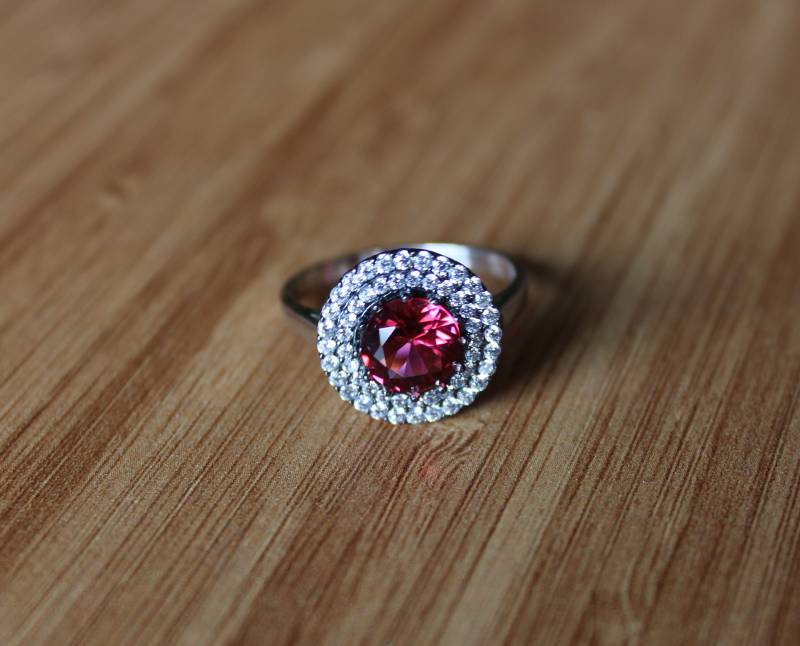 Runder Rubin Ring, Runder Rosa Stein Frauen Ring von SirJewellry