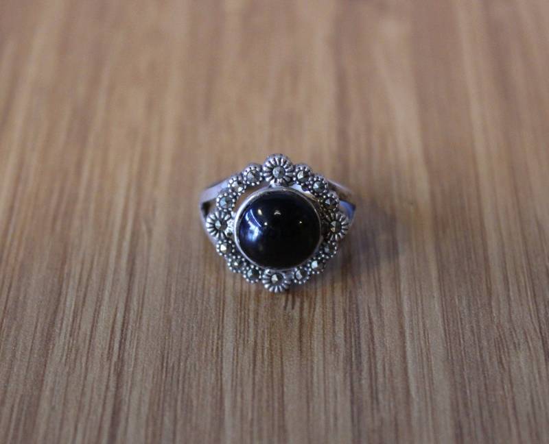 Vintage Black Jet Stone Sterling Silber Mit Markasit Steinen, Vorschlag Ring, Stein Diamanten Schwarzer Ring von SirJewellry