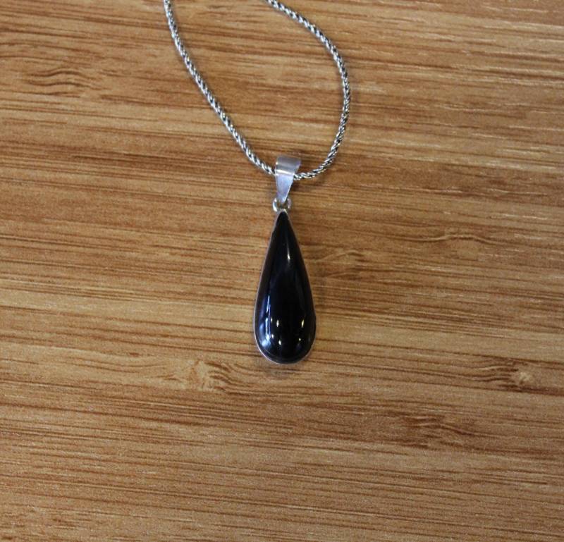 Vintage Schwarzer Stein Anhänger, Jet Stone Gothic Halskette, Frauen 925K Sterling Silber Engagement Anhänger Halskette von SirJewellry