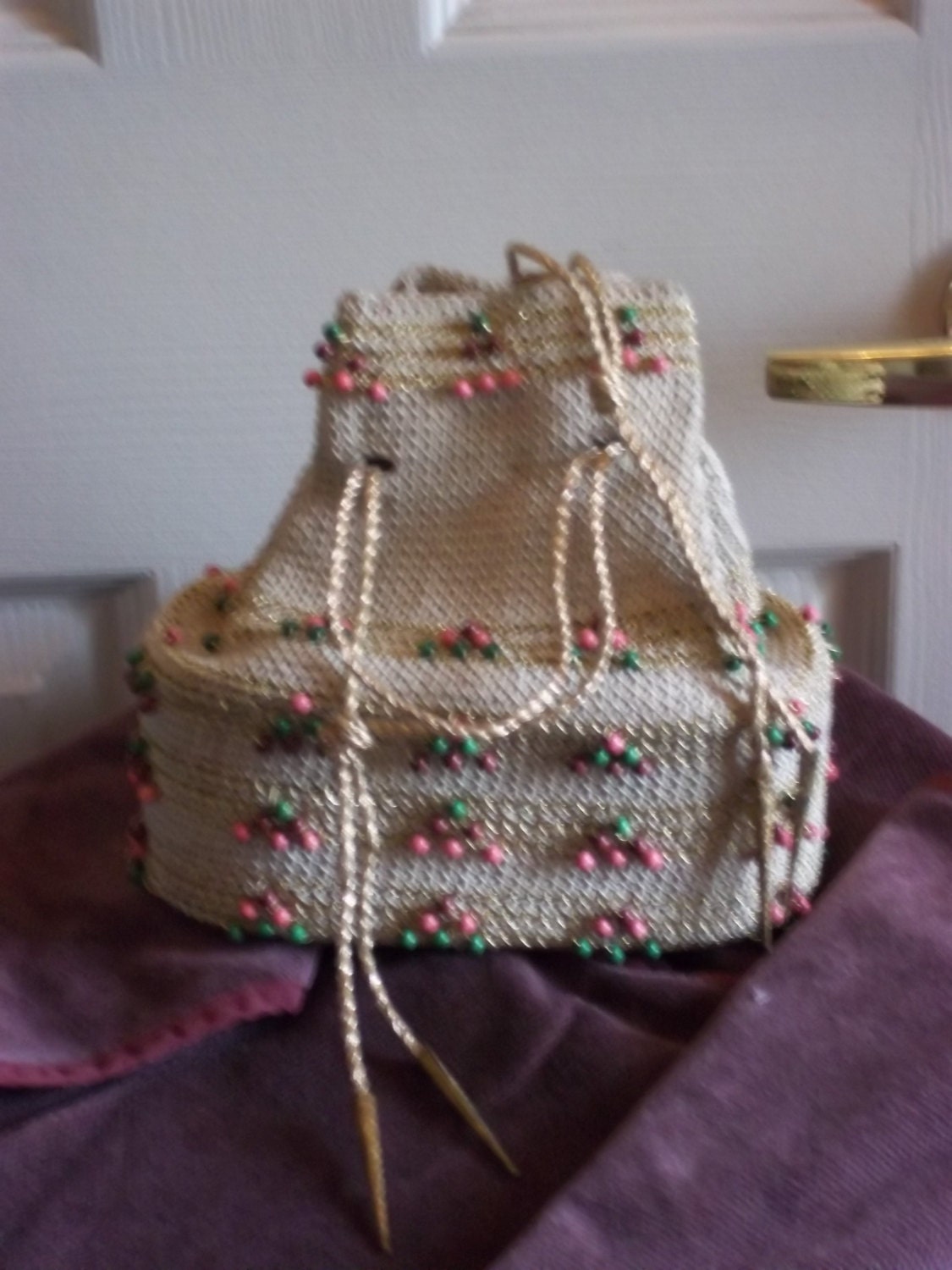 1940Er Perlen Gehäkelte Schnur Gezeichnete Geldbörse von SirKsVintage