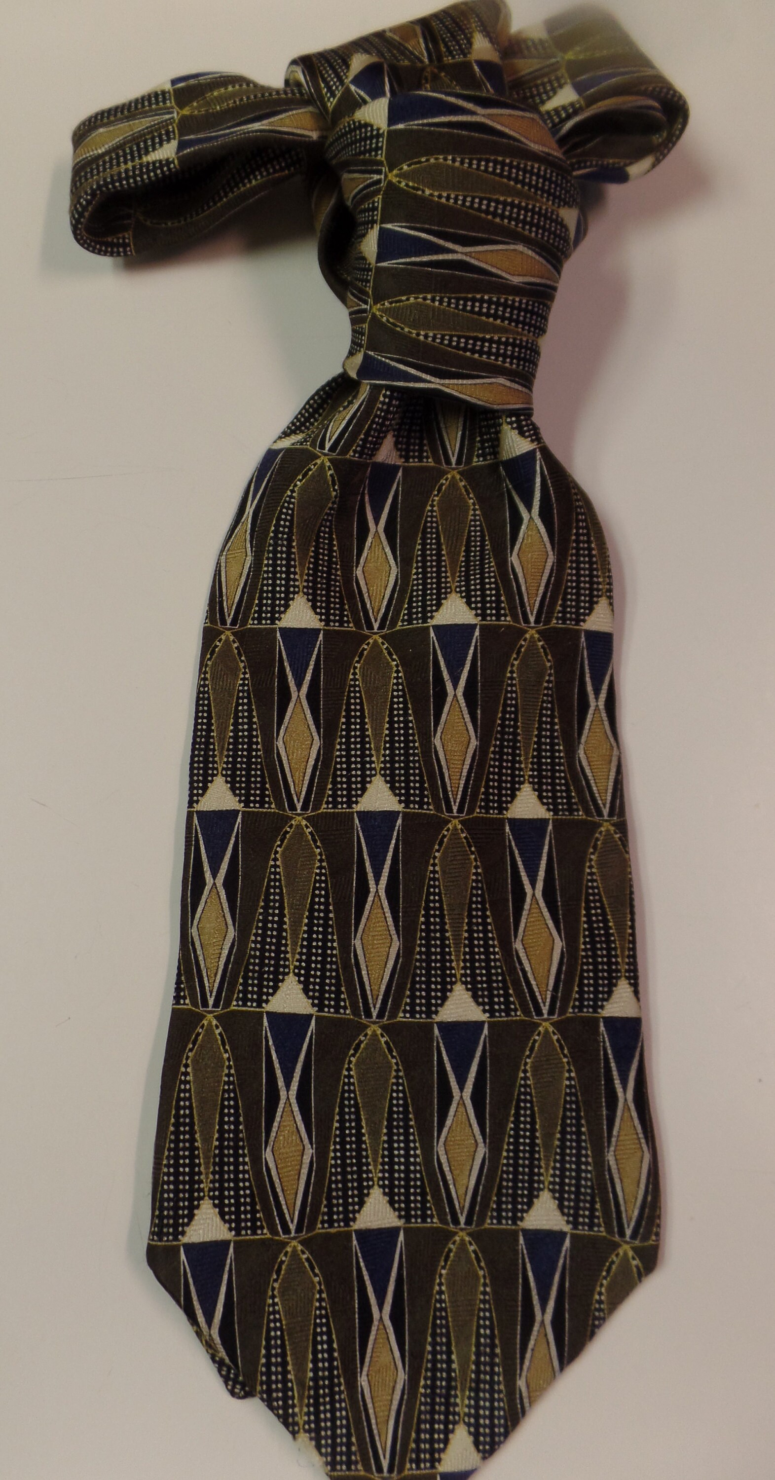 Cambridge Classics Vintage Seidenhalskette in Beige, Braun, Gold Und Schwarz von SirKsVintage