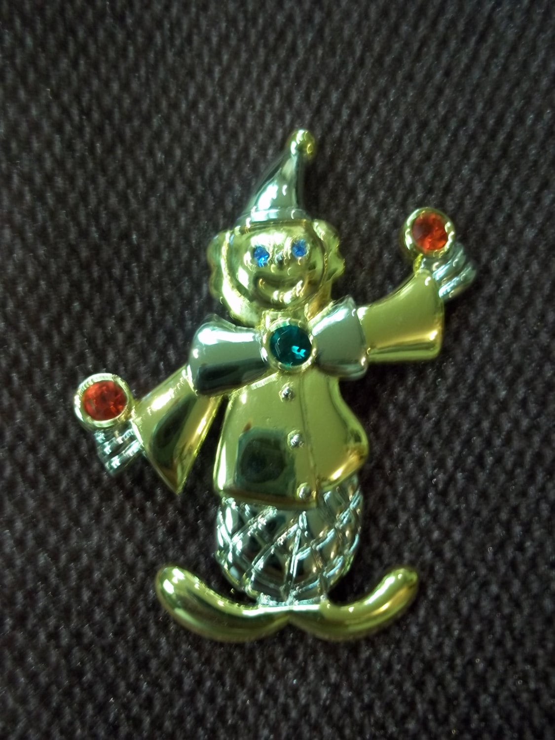 Clown Pin in Goldton von SirKsVintage