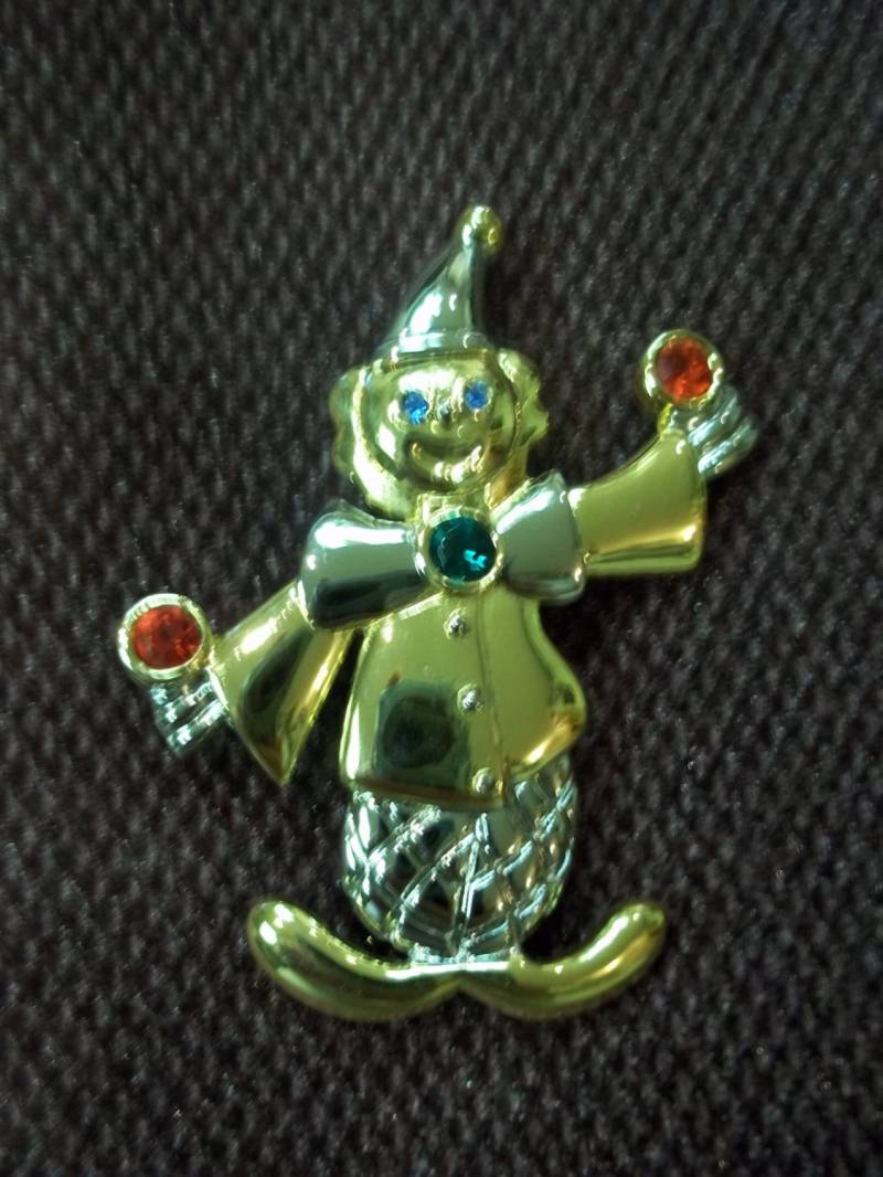 Clown Pin in Goldton von SirKsVintage