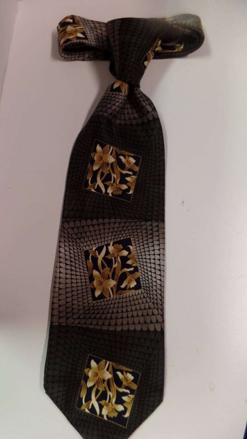 Di Maggio Seidenhalskette in Schwarz - Und Beigetönen von SirKsVintage