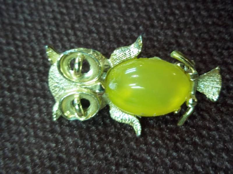 Vintage Gold Ton Eule Pin Oder Brosche von SirKsVintage