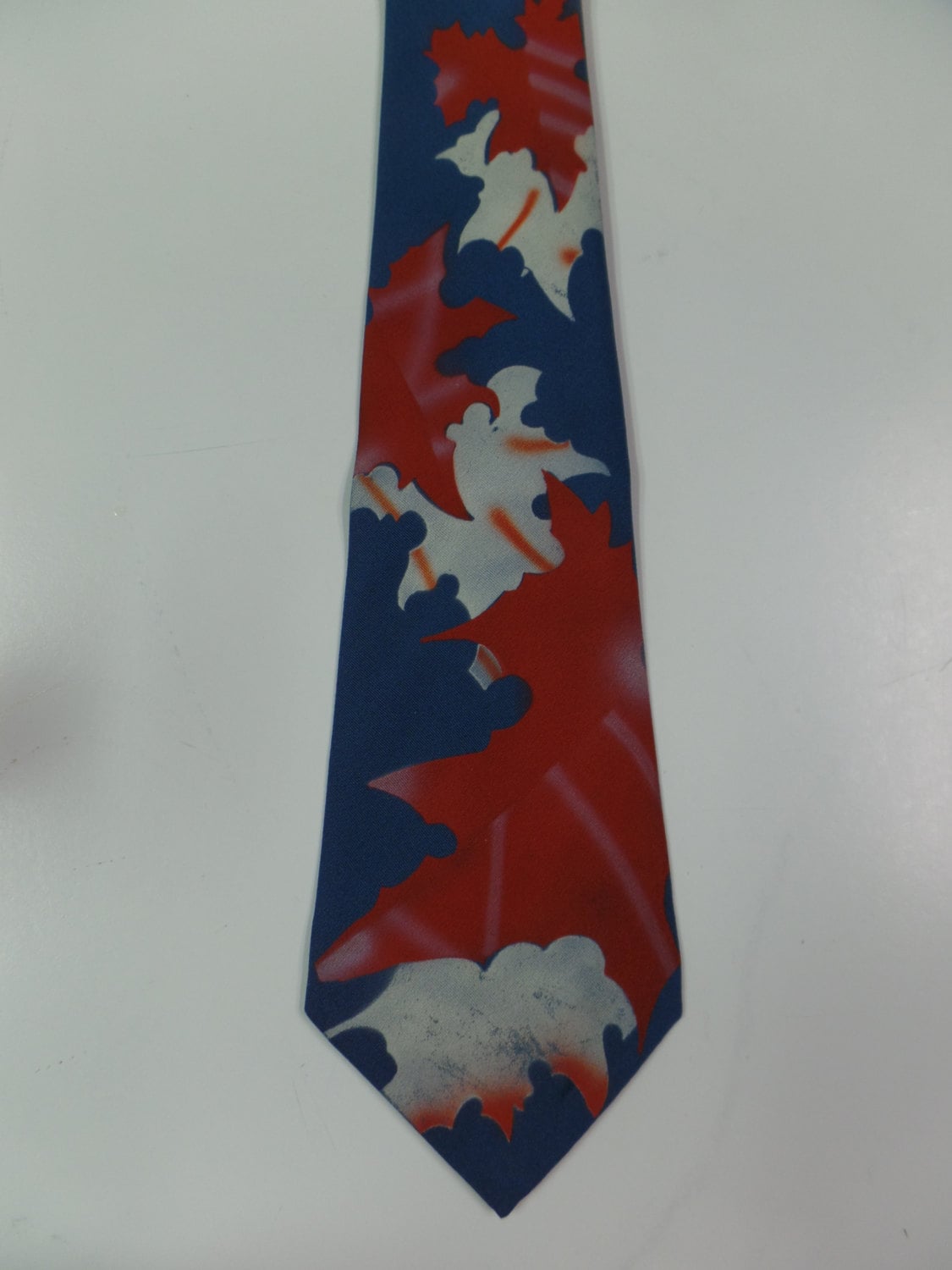 Vintage Handbemalte Seidenblatt Motiv Krawatte von SirKsVintage