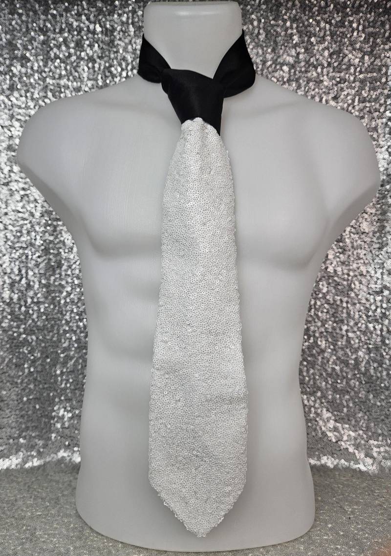 Quinn in Weiß Mit Pailletten - Sir Montie Designer Krawatte Signature Kollektion Sequin Series von SirMontie
