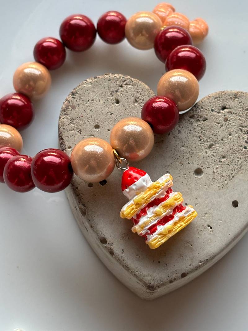 Miracle Perlen Armband Mit Croissant Und Hörnchen Anhänger Miracle Perlen Armband Mit Croissant Und Hörnchen Anhänger von SirWoddy