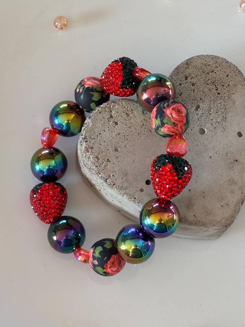 Miracle Perlen Armband Mit Erdbeer Perle von SirWoddy