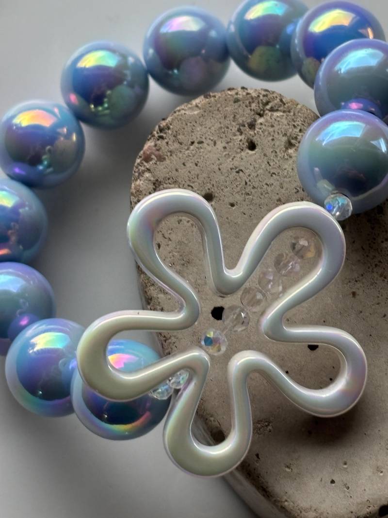 Miracle Perlen Armband Mit Xl Blumen Perle von SirWoddy