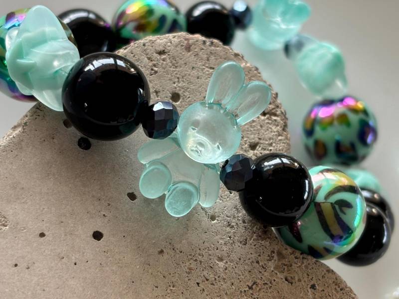 Perlen Armband Mit Häschenperle in Mintgrün von SirWoddy