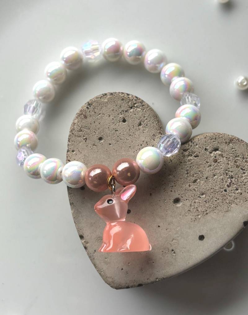 Perlen Armband Mit Magic Glanz Und Häschen Anhänger....glow in The Dark von SirWoddy