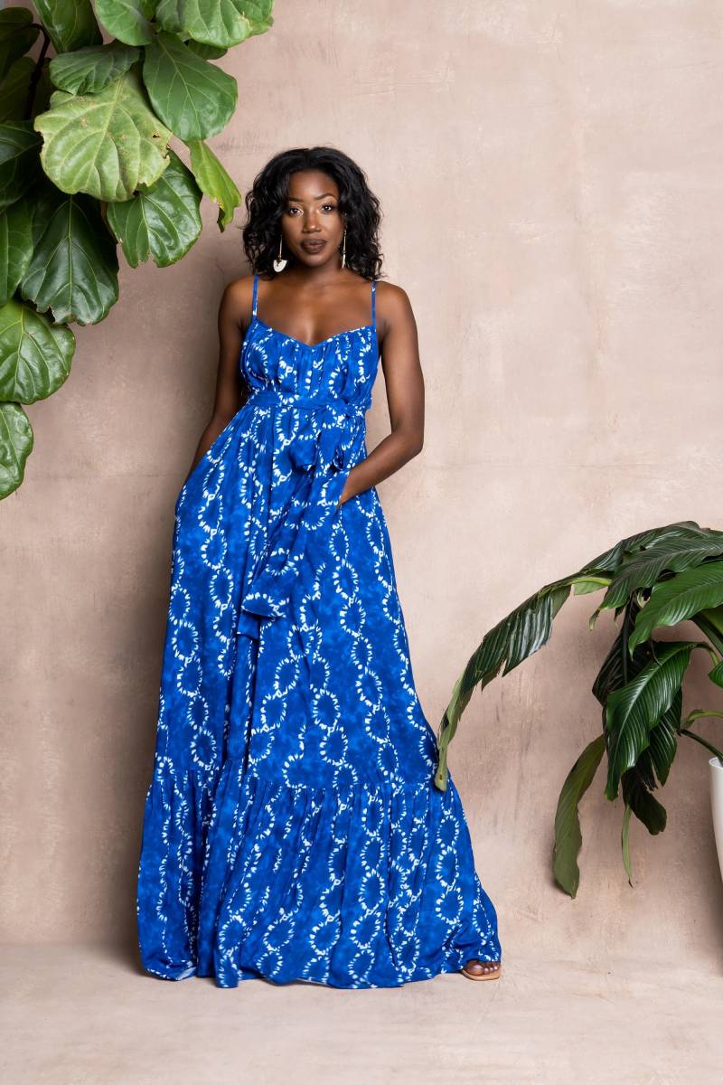 Blaues Maxi-Kleid Mit Taschen Lebendige Elegante Statement African Ankara Flowy Kleid Low Back Abend Party Royal Dress von SiranisFashion