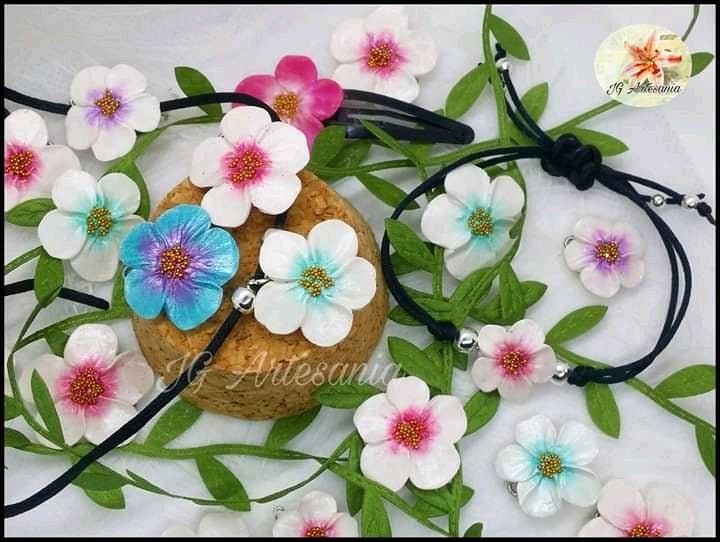 Fimo-Kirschblüten-Halskette von SirenArtCraft