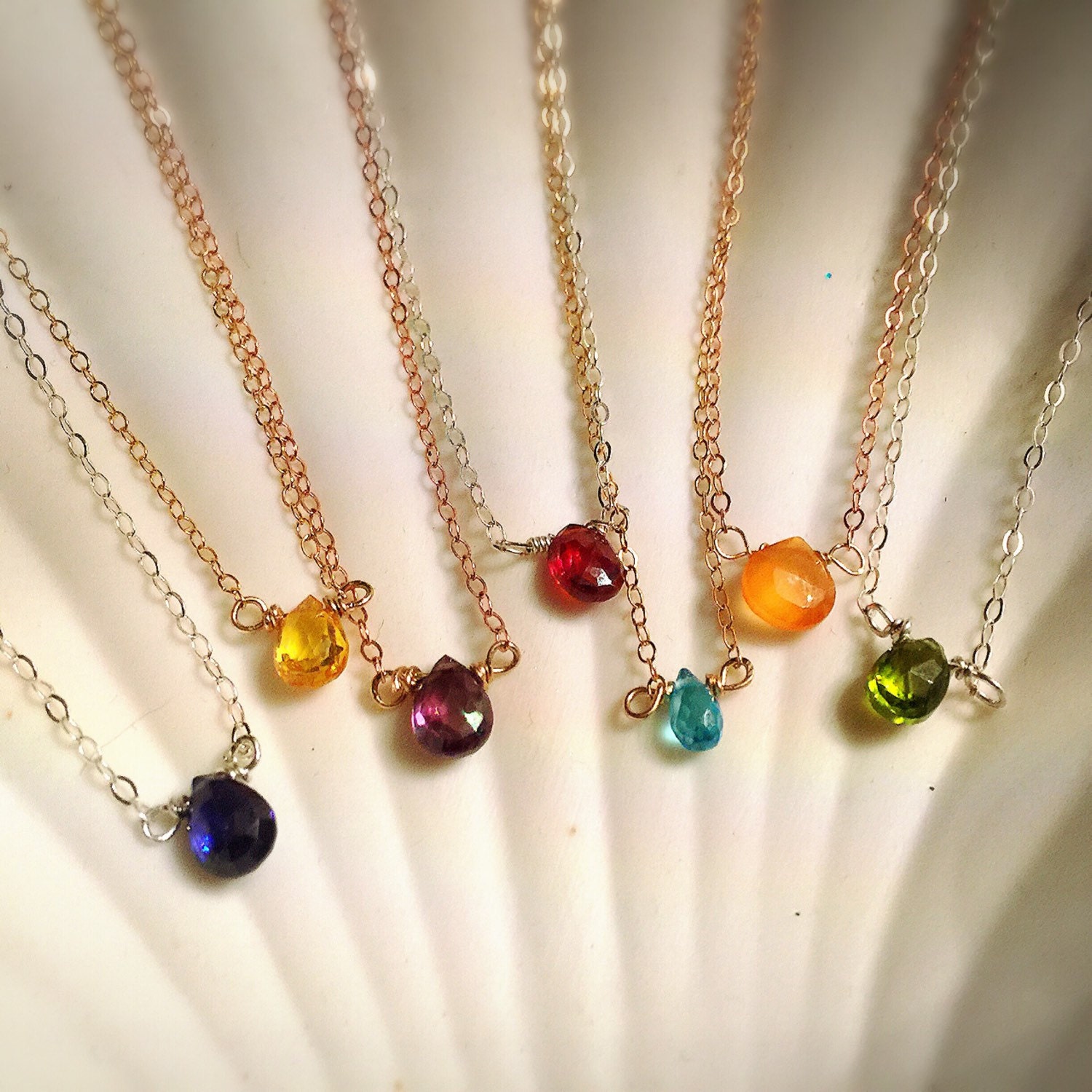 Mermaid's Tear Edelstein Solitär Halskette Wählen Sie Ihre Farbe von SirensandStarlight