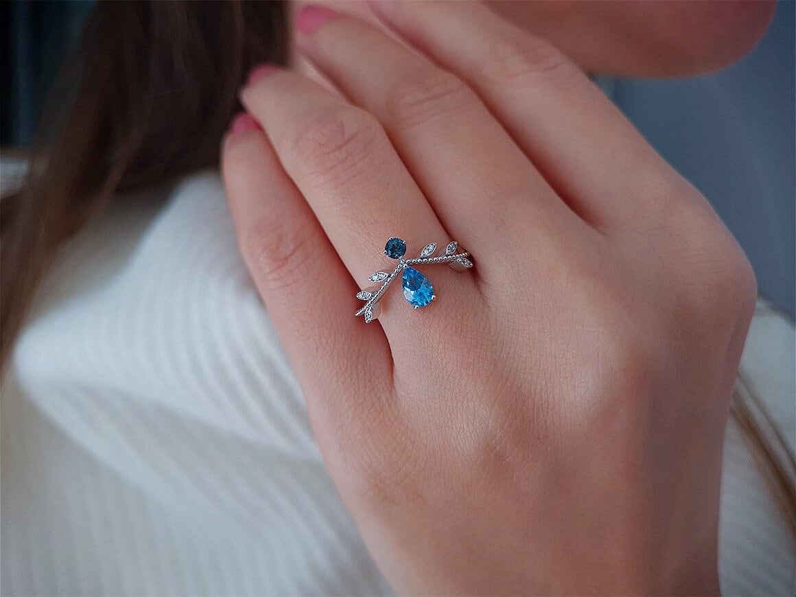 Zierliche Blautopas Frauen Ring, Handgemachte Blatt Echte Diamanten Statement Edelstein Schmuck, Geburtsstein Stapeln Luxus Geschenk von SiriusDiamond