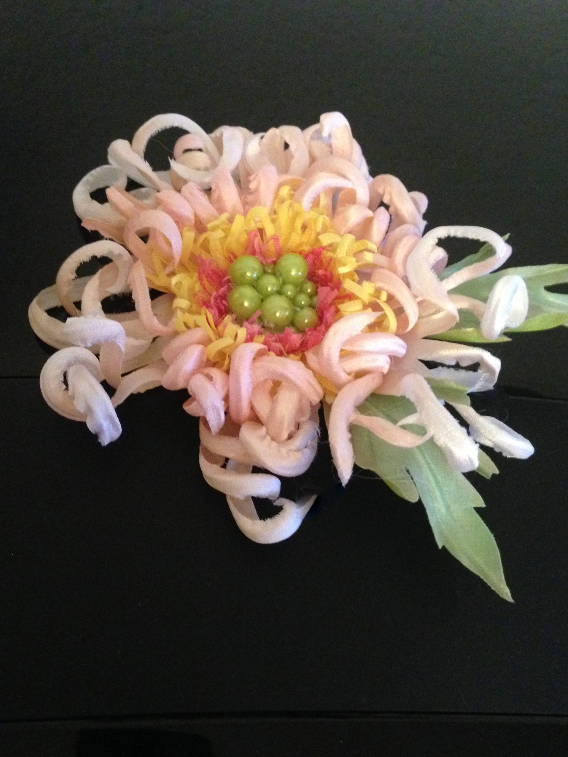 Brosche Handarbeit Handmade Schmuck Selbstgemachte Abend-Party Besonderer Anlass Romantik Brooch Blume Seide Silk Flower Making Brosche Handarbeit Handmade Schmuck Selbstgemachte Abend-Party Besonderer Anlass Romantik Brooch Blume Seide Silk Flower Making von SissisFlowers