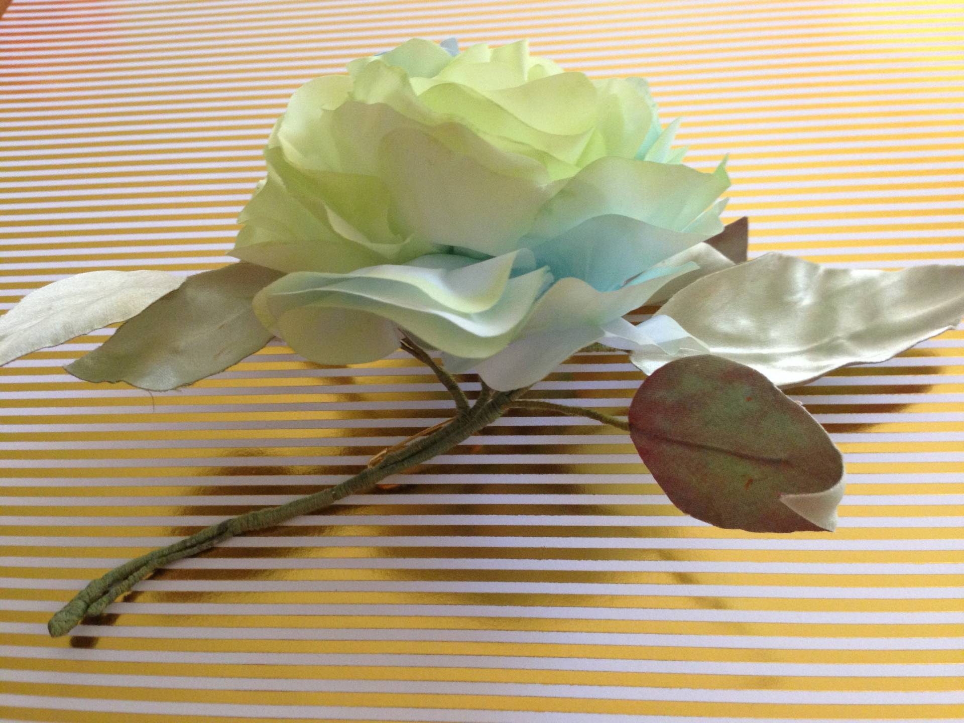 Broschen Handarbeit Schmuck Handmade Seide Satin Geschenke Hüteschmuck Broschen Handarbeit Schmuck Handmade Seide Satin Geschenke Hüteschmuck von SissisFlowers