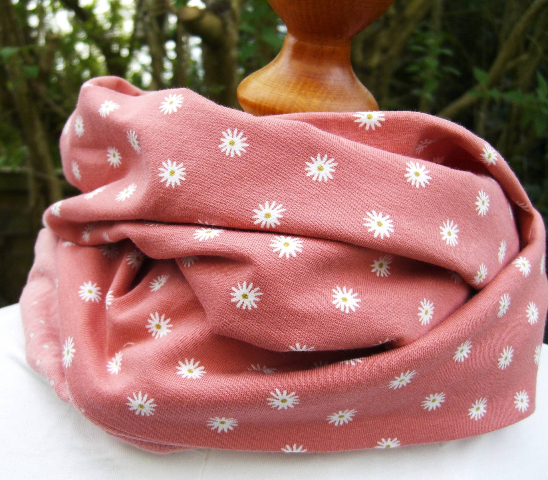 Koralle Blümchen Musselin Oekotex Gots Bio Jersey Loop Schal, Infintiy Scarf, Punkte, Dots, Tupfen, Schirmchen, Pink, Pfirsich von SissiundFroschkoenig