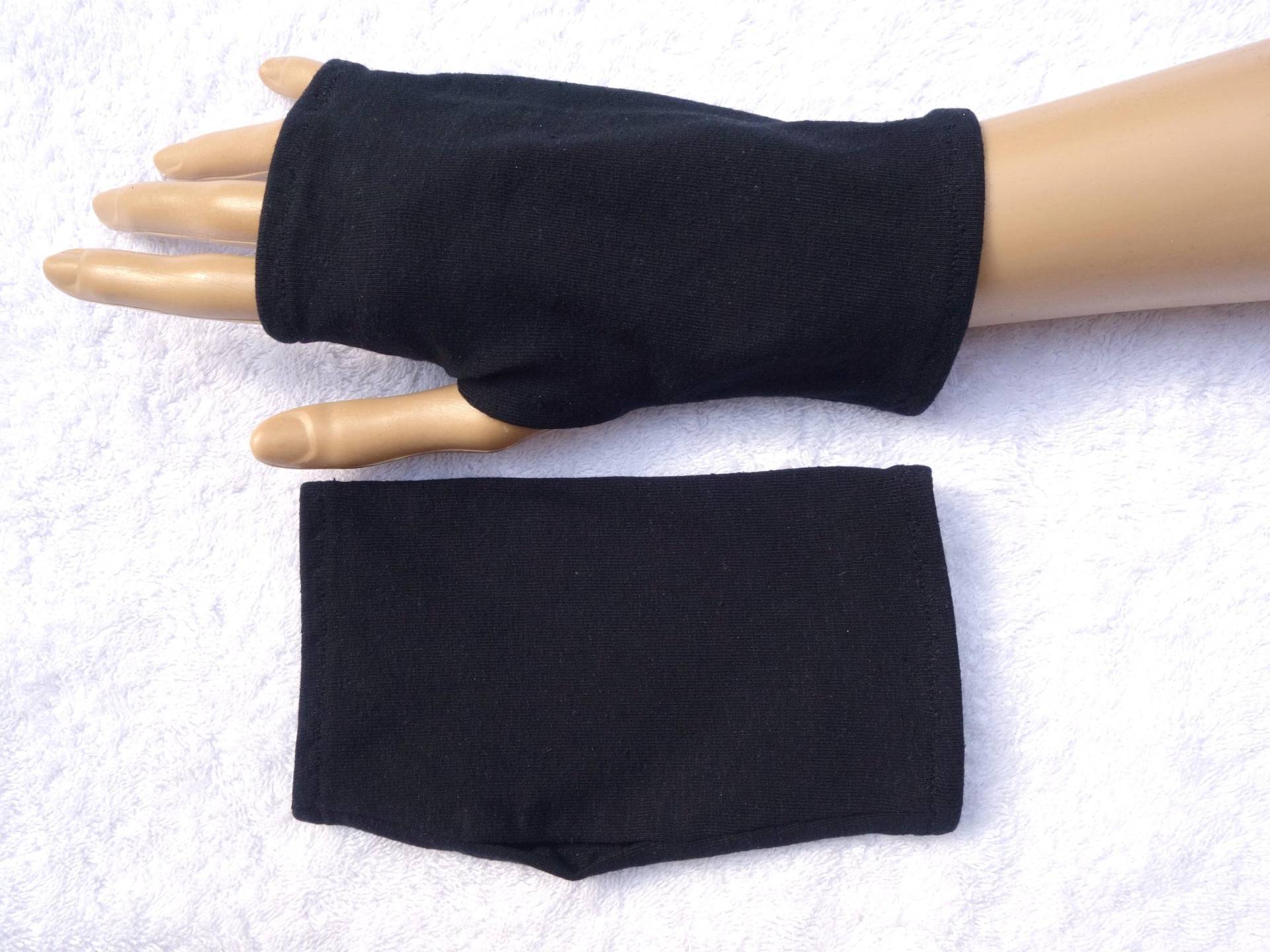 Leichte Stulpen, Leinen Jersey Oekotex Uni, Neurodermitis, Ekzem, Fingerlose Handschuhe, Sommerstulpen, Daumenloch, Schwarz, Baumwolle von SissiundFroschkoenig