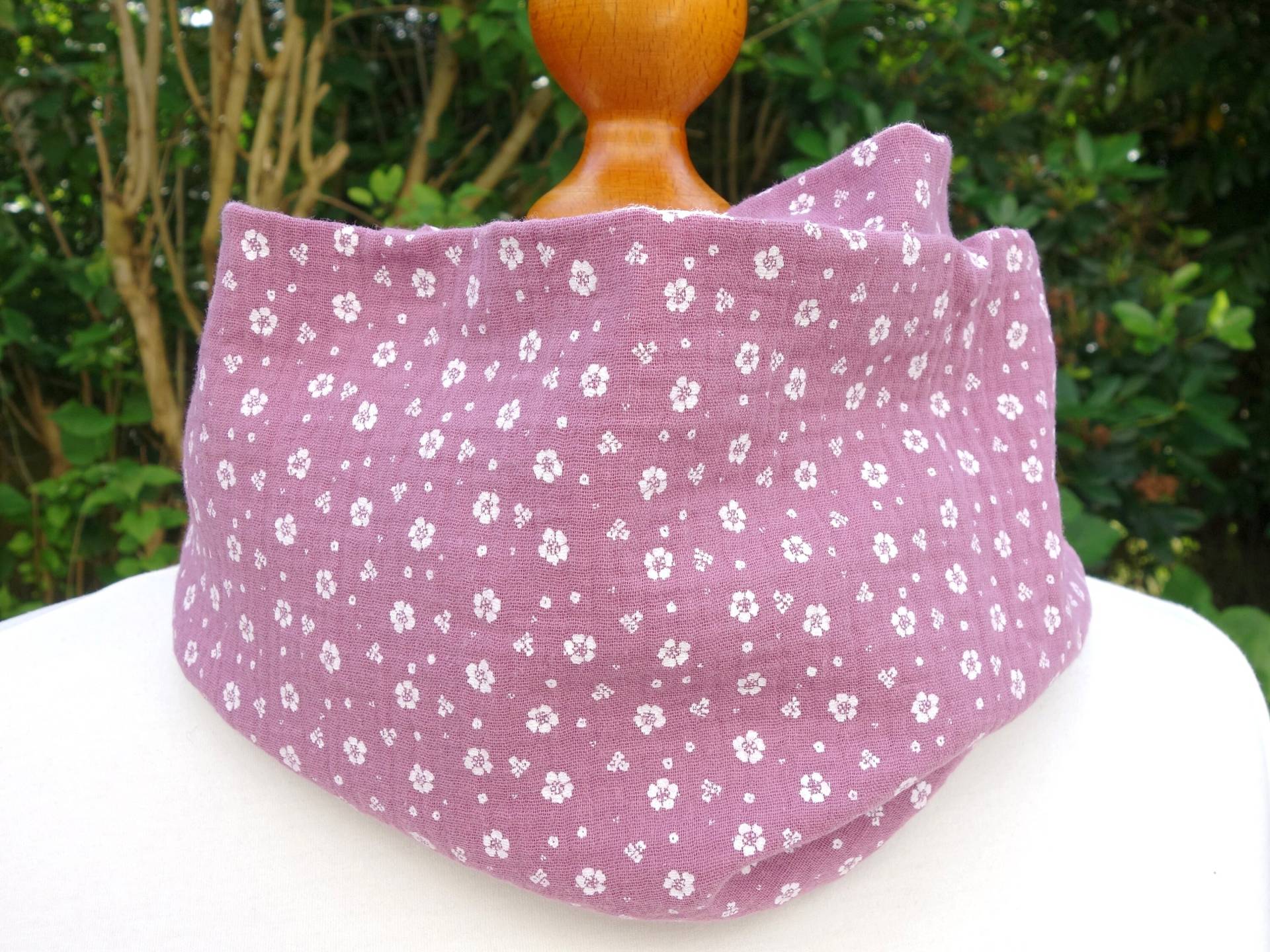 Musselin Schal Loop Double Pea Gauze Baumwolle Oekotex, Schal, Tuch, Rosa, Weiß, Blümchen Musselin Schal Loop Double Pea Gauze Baumwolle Oekotex, Schal, Tuch, Rosa, Weiß, Blümchen von SissiundFroschkoenig