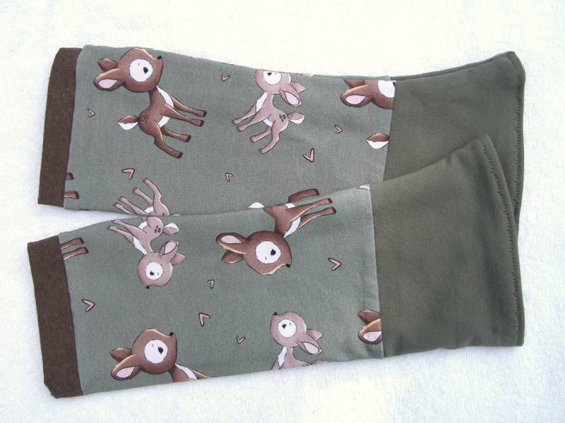 Patchwork Stulpen Pulswärmer Jersey Bambi Reh Kitz Oliv Braun Doppellagig von SissiundFroschkoenig