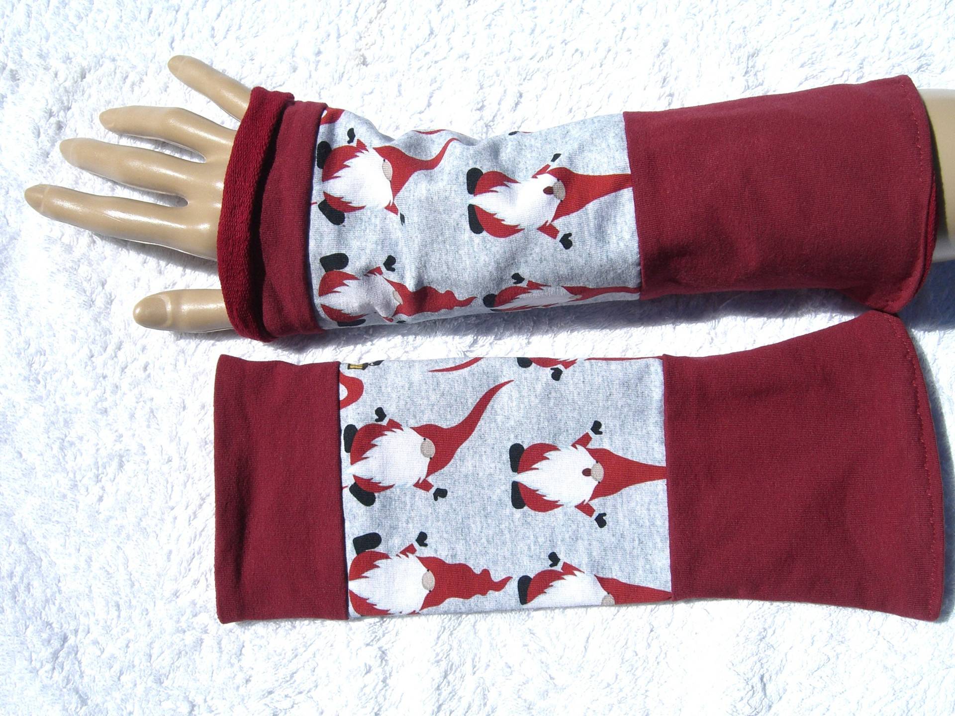 Pulswärmer, Stulpen, Patchwork, Doppelt Genäht, Weihnachten, Wichtel, Zwerge, Grau, Rot von SissiundFroschkoenig
