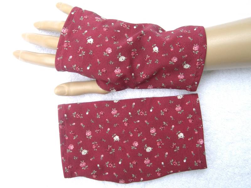 Rosen, Rot, Oekotex Jersey, Neurodermitis, Ekzem, Sonnenschutz, Sommerstulpen, Leichte Stulpen, Daumenloch, Fingerlose Handschuhe Tracht Rosen, Rot, Oekotex Jersey, Neurodermitis, Ekzem, Sonnenschutz, Sommerstulpen, Leichte Stulpen, Daumenloch, Fingerlose Handschuhe Tracht von SissiundFroschkoenig