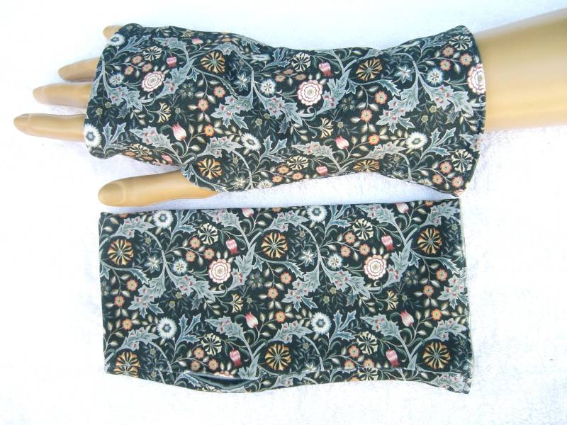 William Morris Wilhelmina, Stulpen Mit Daumenloch, Fingerlose Handschuhe, Baumwoll-Jersey Oeko Tex, Gefüttert, Jugendstil, Art Nouveau William Morris Wilhelmina, Stulpen Mit Daumenloch, Fingerlose Handschuhe, Baumwoll-Jersey Oeko Tex, Gefüttert, Jugendstil, Art Nouveau von SissiundFroschkoenig