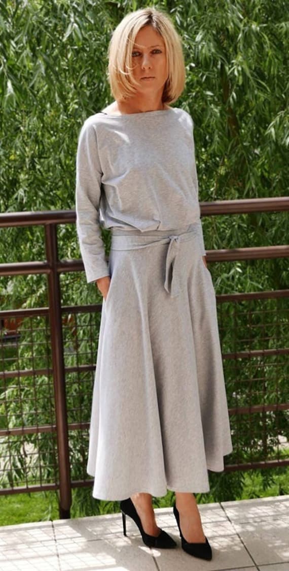 Baumwoll Midi Kleid Ausgestellter Rock, Kreis Taschen, U-Boot-Ausschnitt von SistersBrand