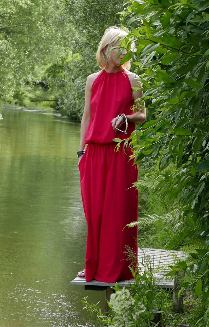 Rotes Baumwoll Maxi Kleid Mit Taschen - Amira Dress von SistersBrand