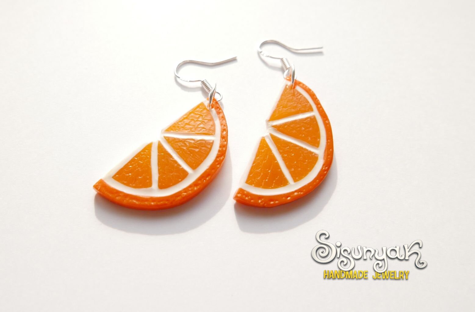 Orangenscheibe Ohrringe Handgemachte Frucht Schmuck Aus Polymer Clay Orangenscheibe Ohrringe Handgemachte Frucht Schmuck Aus Polymer Clay von Sisunyak
