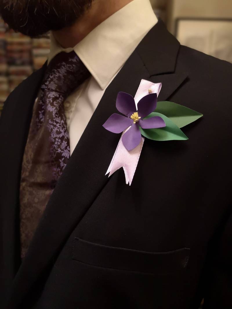 Handgemachte Apfelblüte Boutonniere Handgemachte Apfelblüte Boutonniere von SittingPretty25
