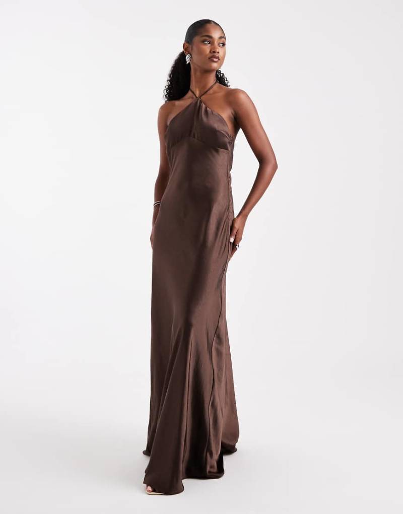 Six Stories - Bridesmaid - Neckholder-Maxikleid aus Satin in Schokobraun-Brown von Six Stories