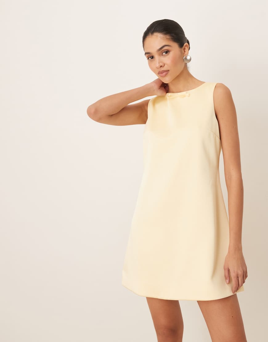 Six Stories - Mini-Etuikleid aus Satin in Zitronengelb von Six Stories