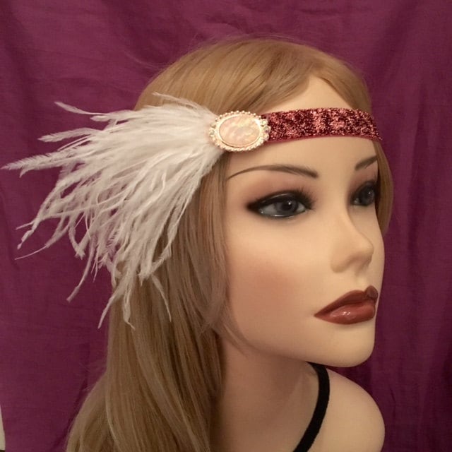20Er Jahre Art-Deco-Schillernde Rosa Crystal Strass Dunkel Rot Braun Flapper Stirnband Kastanienbraun Strauß Feder Gatsby White | 648 20Er Jahre Art-Deco-Schillernde Rosa Crystal Strass Dunkel Rot Braun Flapper Stirnband Kastanienbraun Strauß Feder Gatsby White | 648 von SixFeathersStudio