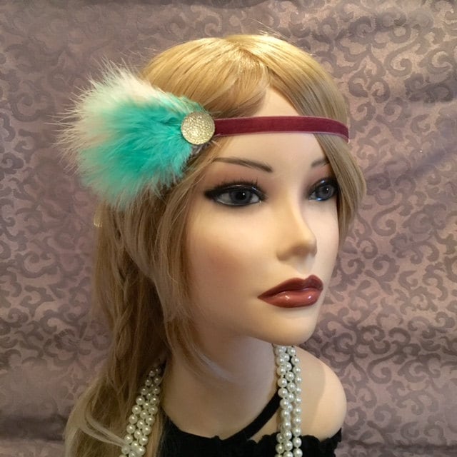 20Er Jahre Flapper Kopfschmuck Weiß Stirnband Kastanienbraun Dunkel Rosa Türkis Grün Feder Satin Samt Gatsby Art Deco Strass Stein | 686 20Er Jahre Flapper Kopfschmuck Weiß Stirnband Kastanienbraun Dunkel Rosa Türkis Grün Feder Satin Samt Gatsby Art Deco Strass Stein | 686 von SixFeathersStudio